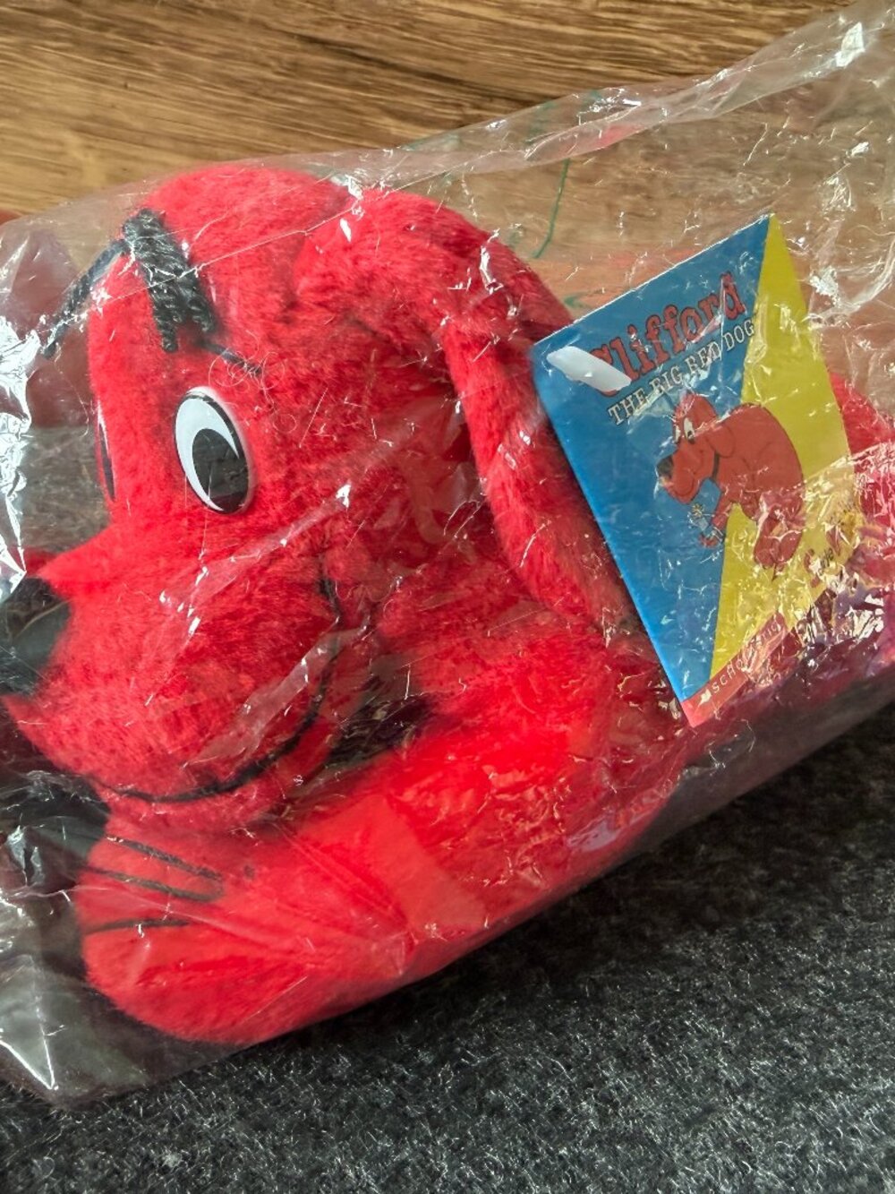 Vintage 1997 Clifford Big Red Dog Side Kicks Plush NIP